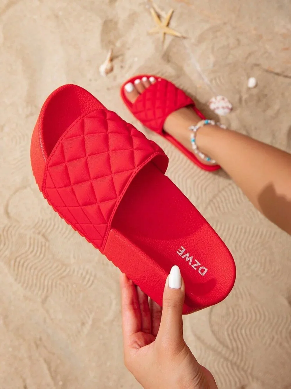 Red Fashionable Women's Diamond Pattern Thick sole Slippers sandals